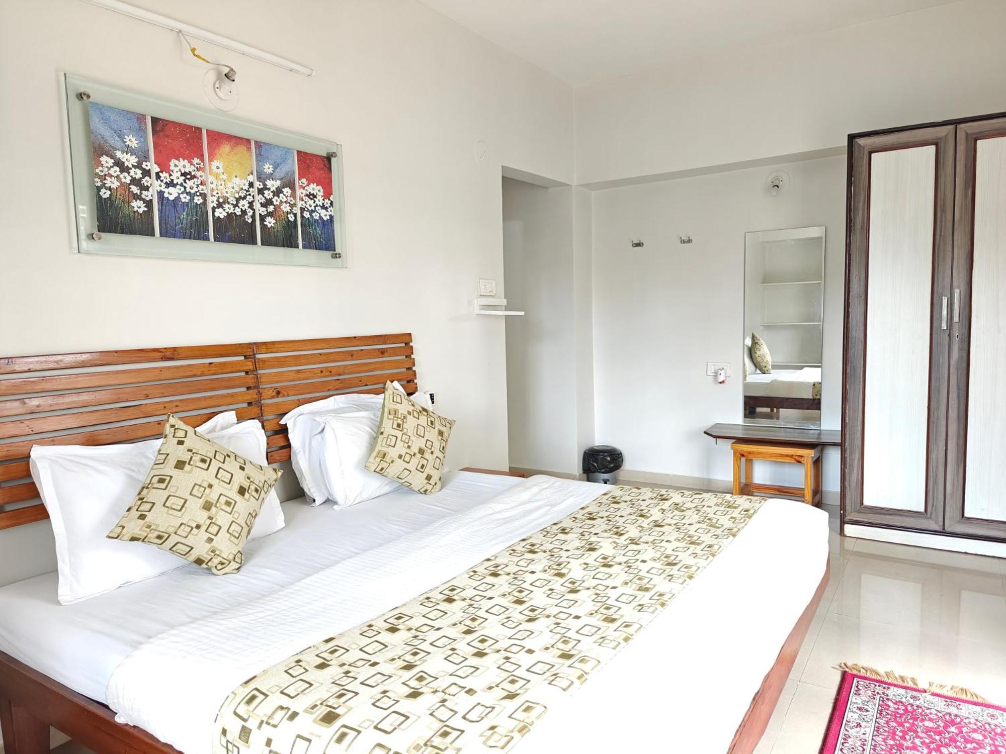 Chandralok Service Apartments Kolhapur Dış mekan fotoğraf