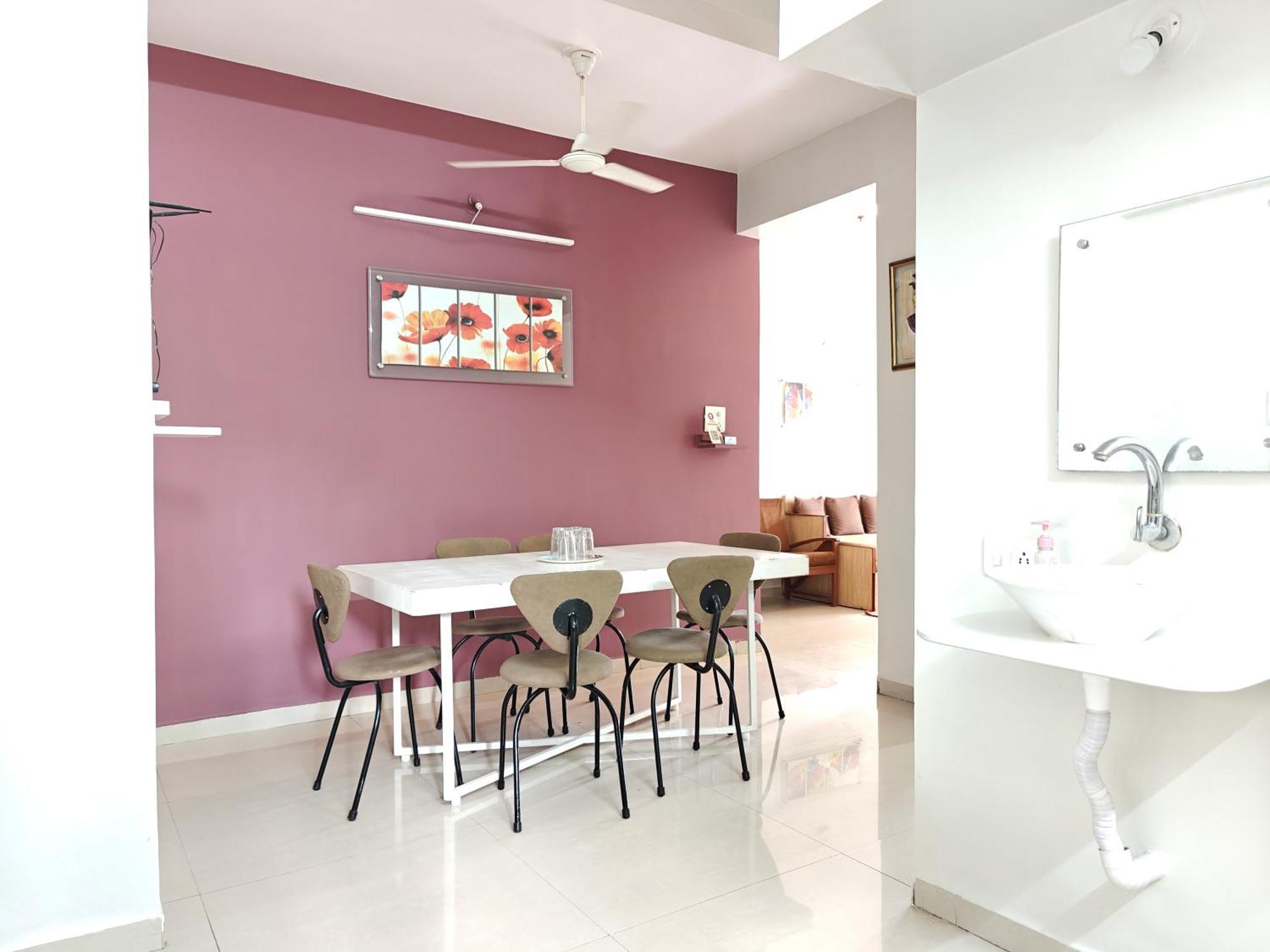Chandralok Service Apartments Kolhapur Oda fotoğraf